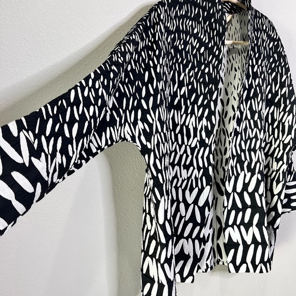 EMMELLE NYC Open Front Kimono Coat Layer Black White Jacket Size Large Luxury - Picture 5 of 14